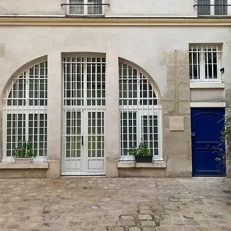 Appartement Loft Design 2 Bedrooms And 2 Private Bathrooms With Ground Floor Living *