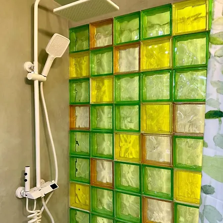 Appartement Loft Design 2 Bedrooms And 2 Private Bathrooms With Ground Floor Living Parijs