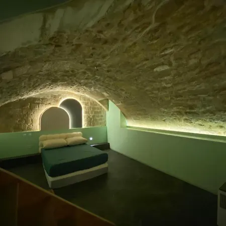 Loft Design 2 Bedrooms And 2 Private Bathrooms With Ground Floor Living *