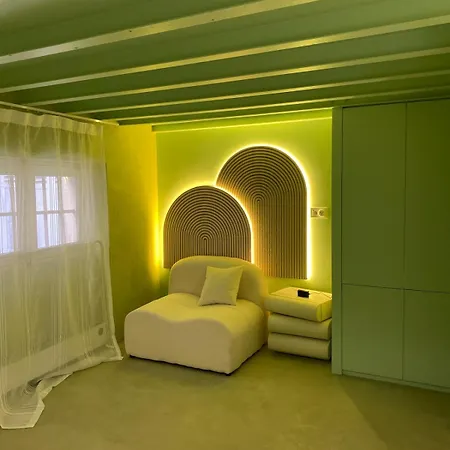 Loft Design 2 Bedrooms And 2 Private Bathrooms With Ground Floor Living Appartement *
