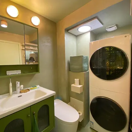 Loft Design 2 Bedrooms And 2 Private Bathrooms With Ground Floor Living Appartement Parijs
