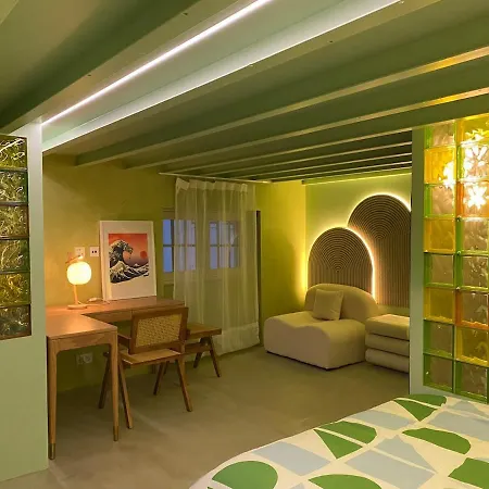 Loft Design 2 Bedrooms And 2 Private Bathrooms With Ground Floor Living Appartement