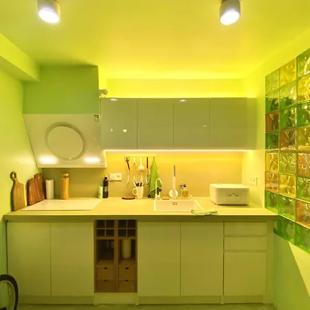 Appartement Loft Design 2 Bedrooms And 2 Private Bathrooms With Ground Floor Living Parijs